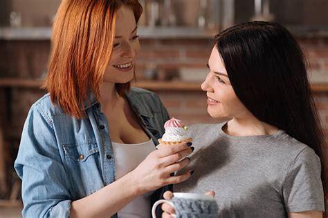 How do you tell if a lesbian is flirting with you?