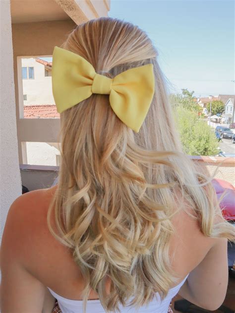 How do you tie a bow in your hair?