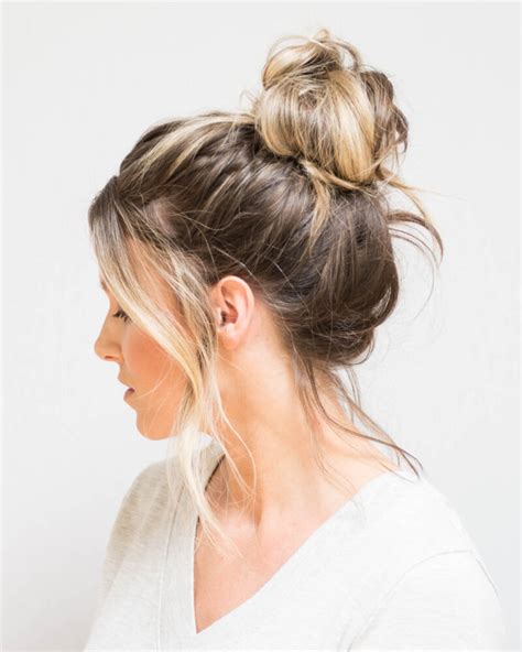 How do you tie a messy side bun?