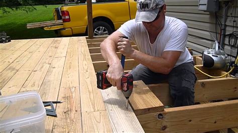 How do you tighten deck boards?