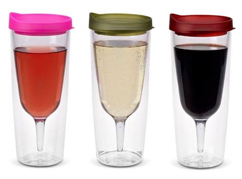 How do you transport wine glasses for a picnic?