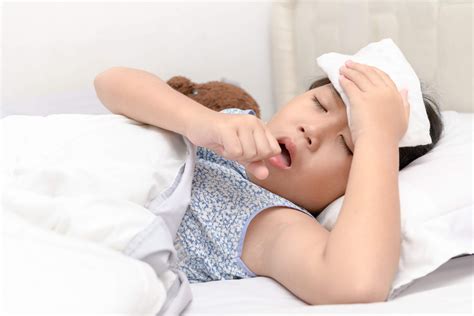How do you use onion for child coughing at night?
