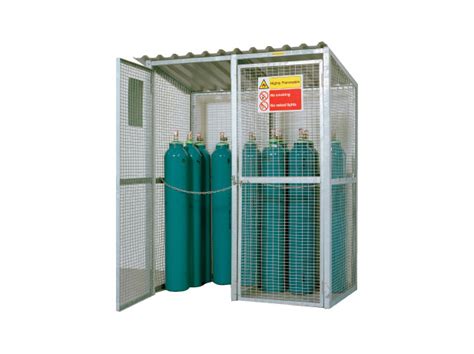 How do you ventilate a gas cylinder storage?