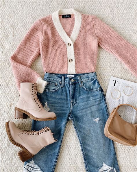 How do you wear a cute cardigan?