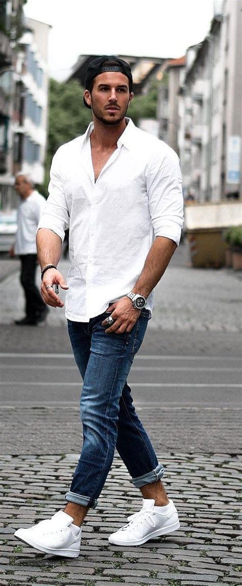 How do you wear a white shirt daily?