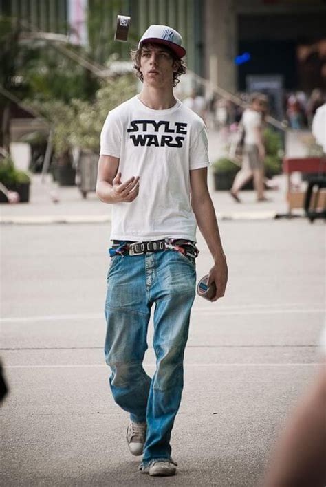 How do you wear super baggy pants?