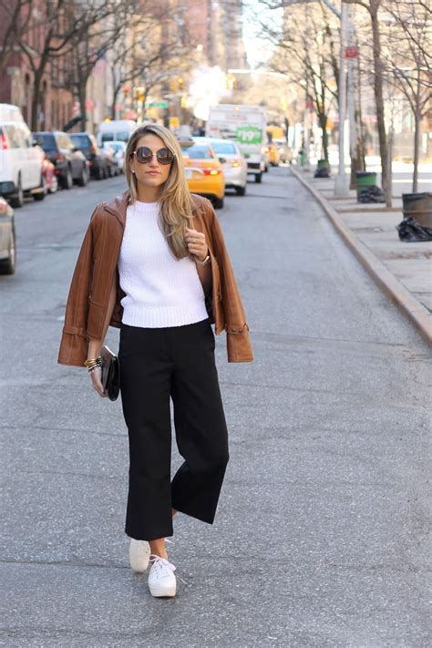 How do you wear wide pants with sneakers?