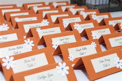 How do you write table name cards?