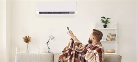 How does AC give hot air in winter?