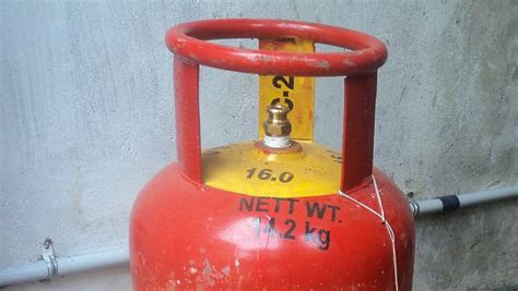 How does LPG catch fire?