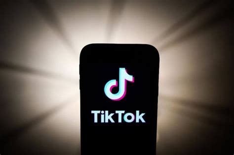 How does TikTok get away with copyright?
