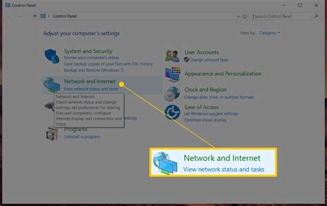 How does Windows manage network?