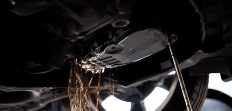 How does a car act when it needs transmission fluid?