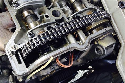 How does a car act when the timing chain is going out?
