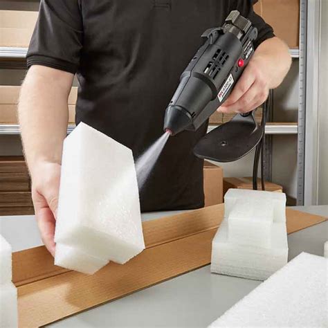 How does hot melt glue made work?