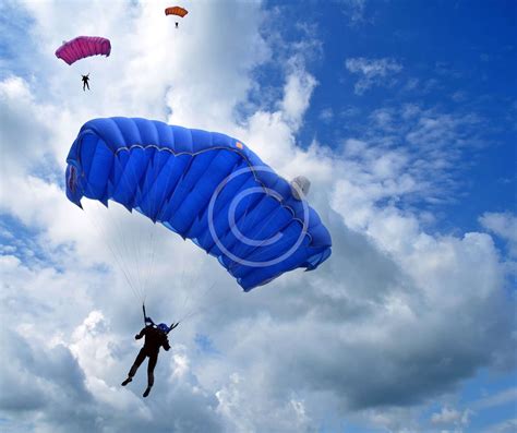 How fast do you freefall from 10000 feet?