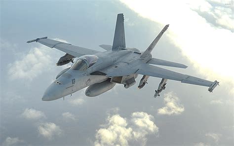 How fast is F 18?