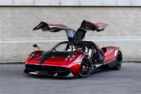 How fast is a Pagani?