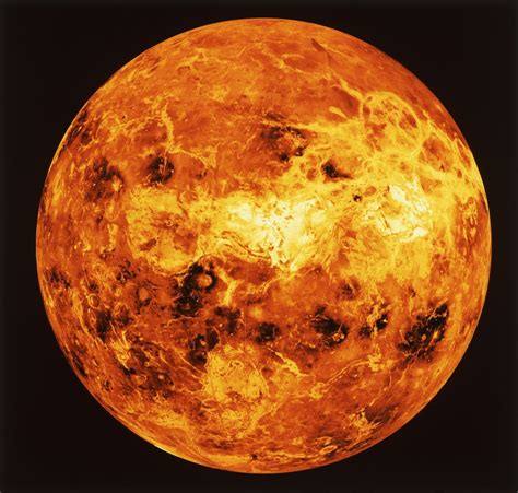 How hot is Venus?