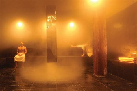 How hot is a steam room?