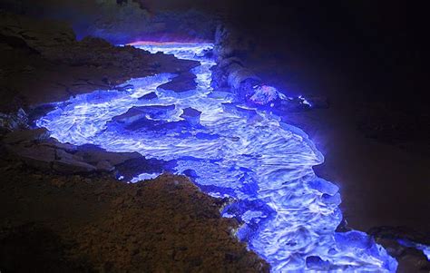 How hot is blue lava?