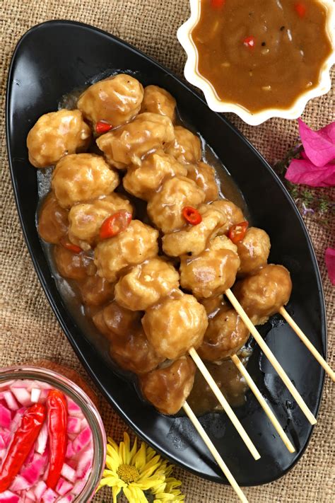 How is fishball made?