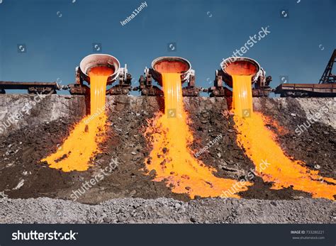 How is molten slag removed?