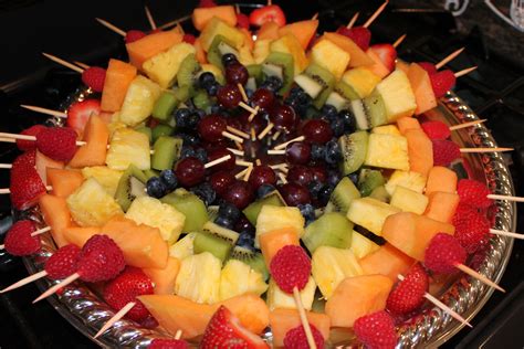 How long before a party can you cut fruit?