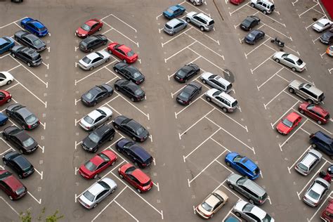 How long can a car stay parked in California?