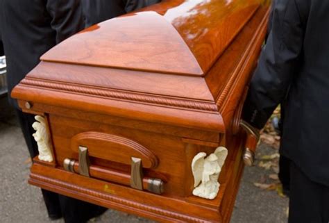 How long can a coffin stay open?