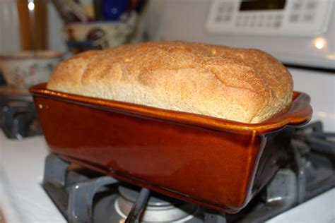 How long can bread sit out after baking?