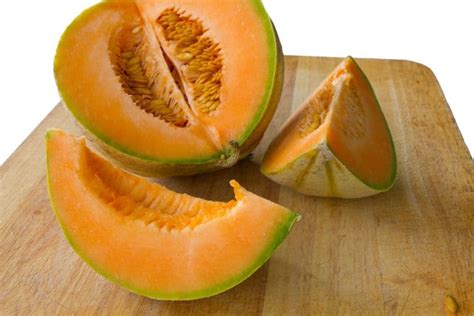 How long can cantaloupe last out of the fridge?