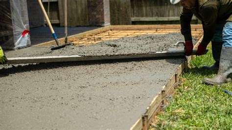 How long can concrete sit before pouring?