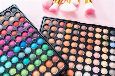 How long can eyeshadow palettes last?