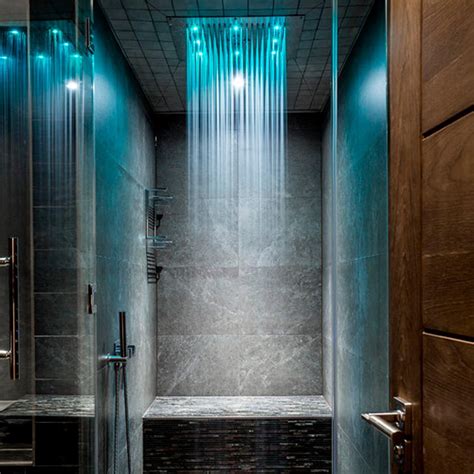 How long can you stay in a steam shower?