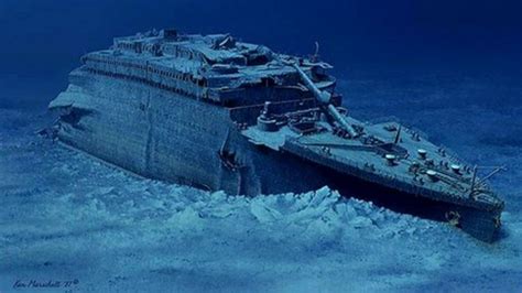 How long did it take Titanic to hit the ocean floor?