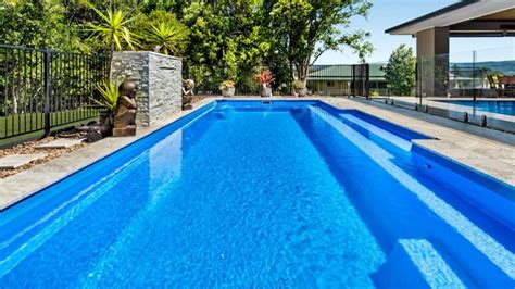 How long do fiberglass pools last?