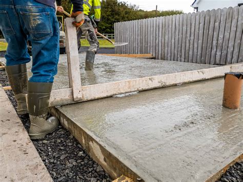How long does concrete need to dry before rain?