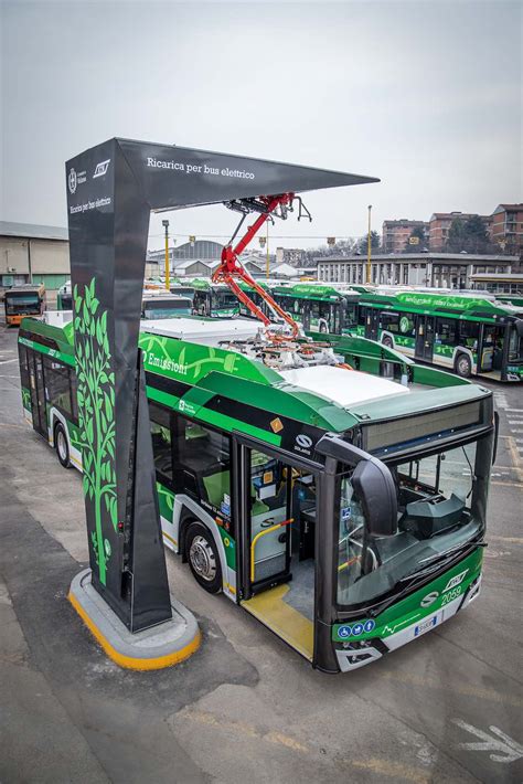 How long does fast charging take on electric bus?