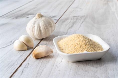 How long does garlic last once dried?