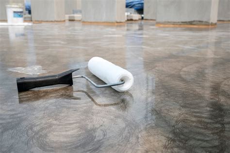 How long does it take for new concrete to turn white?