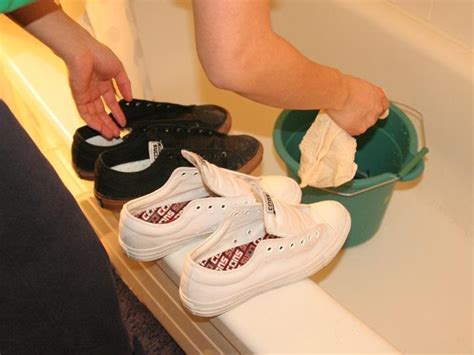 How long does shoes take to dry after washing?