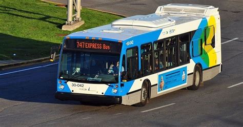 How long is the 747 bus ride in Montreal?