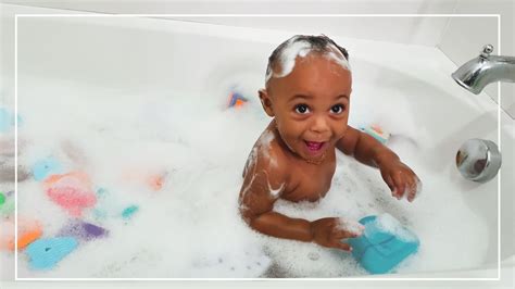 How long should a 1 year old bath be?