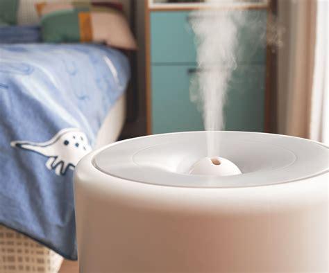 How long should you run a humidifier in a bedroom?