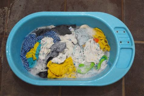 How long should you soak clothes to shrink them?