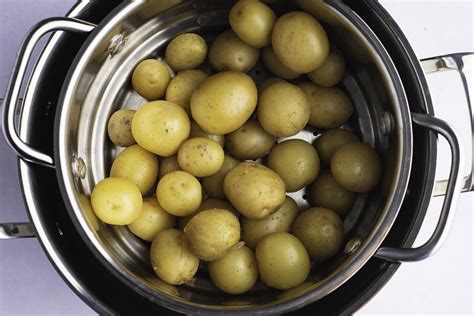 How long should you steam a potato?