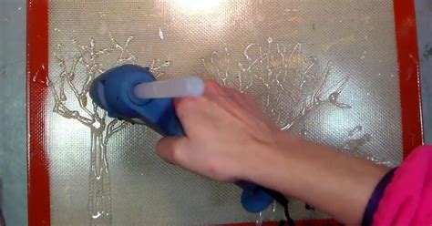 How long should you wait to touch hot glue?