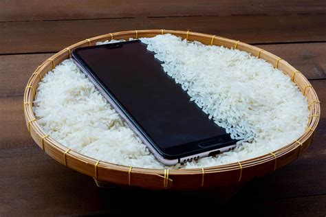 How long to leave a phone in rice when dropped in water?