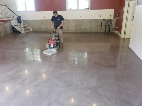 How long to wait to polish concrete?